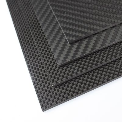 100% Kohlenstofffaser-Panel leichtes Gewicht 3k Kohlenstofffaserblatt kundenspezifisches CNC-Kohlenstofffaser-Teil mit Fabrikpreis